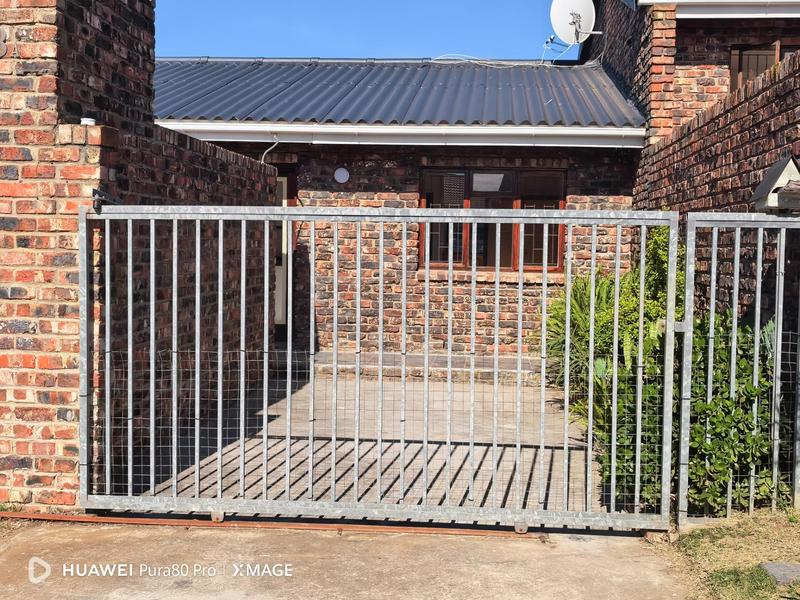 To Let 2 Bedroom Property for Rent in Heiderand Western Cape